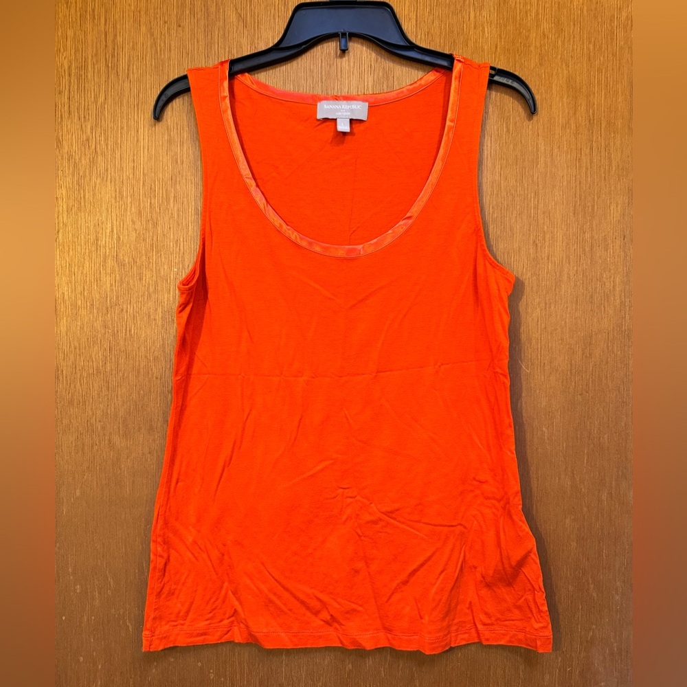 Banana Republic Luxe Touch Tank size large